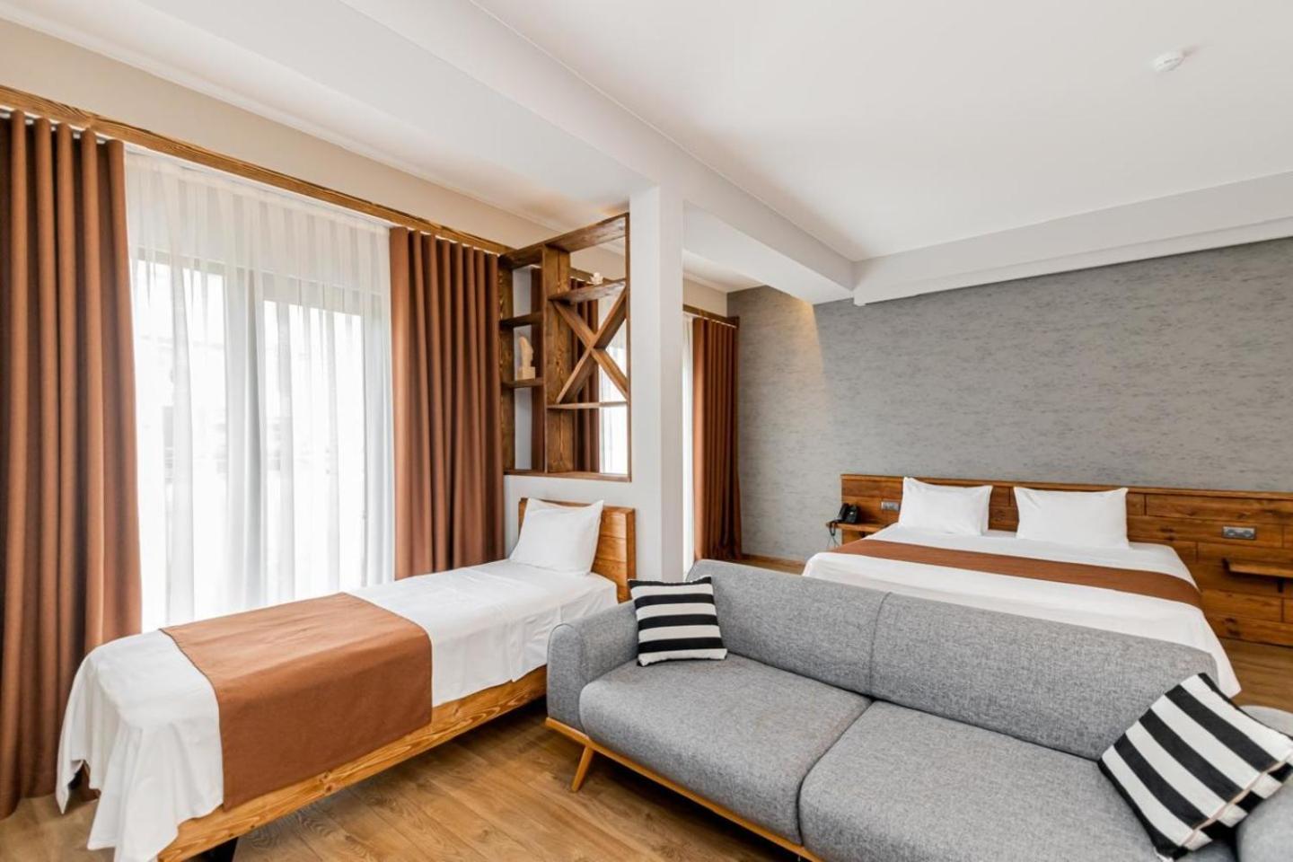 Ivy Hotel Тбилиси Экстерьер фото